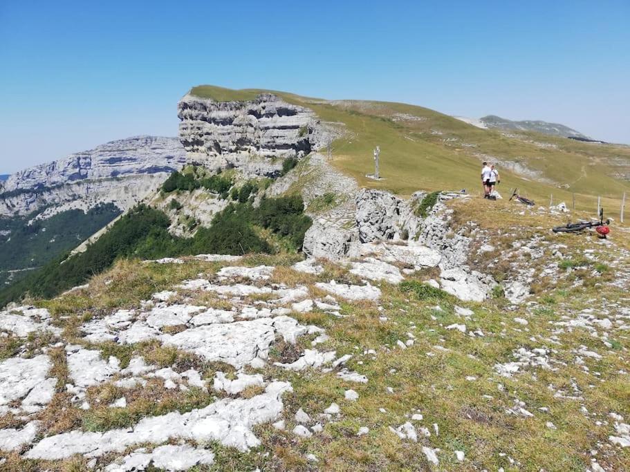 Logement Standing Wifi Vercors 'In Saint-Jean-en-Royans Exterior photo